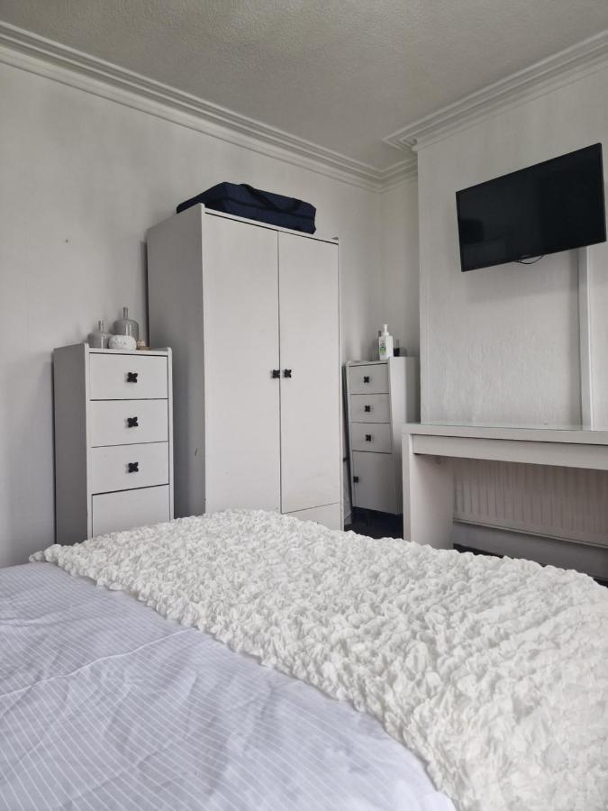 Double Rooms, Free Continental Breakfast, Pics And Full Address Sent After Booking, 2 Miles To City Centre Belfast Exteriör bild