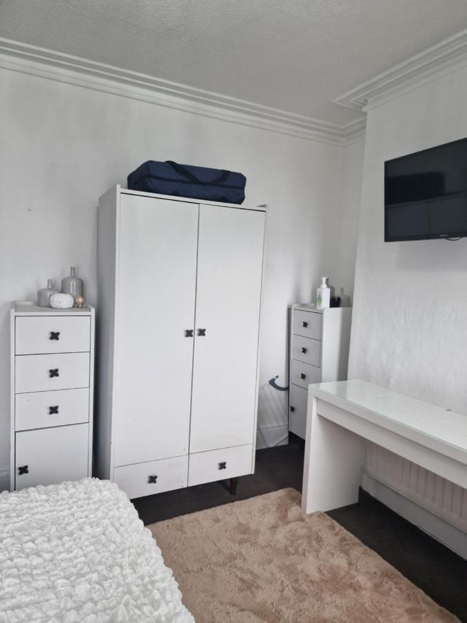 Double Rooms, Free Continental Breakfast, Pics And Full Address Sent After Booking, 2 Miles To City Centre Belfast Exteriör bild